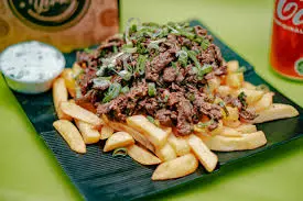 PAPASCASERAS CON CARNE CHURRASCO