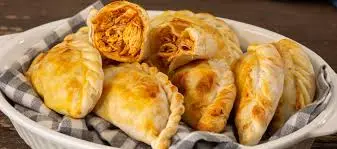 EMPANADA POLLO QUESO