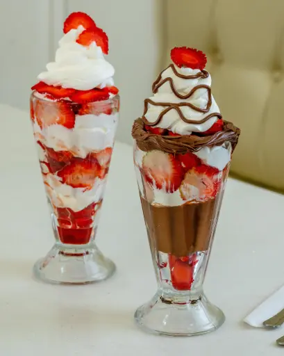 FRUTILLAS CON CREMA